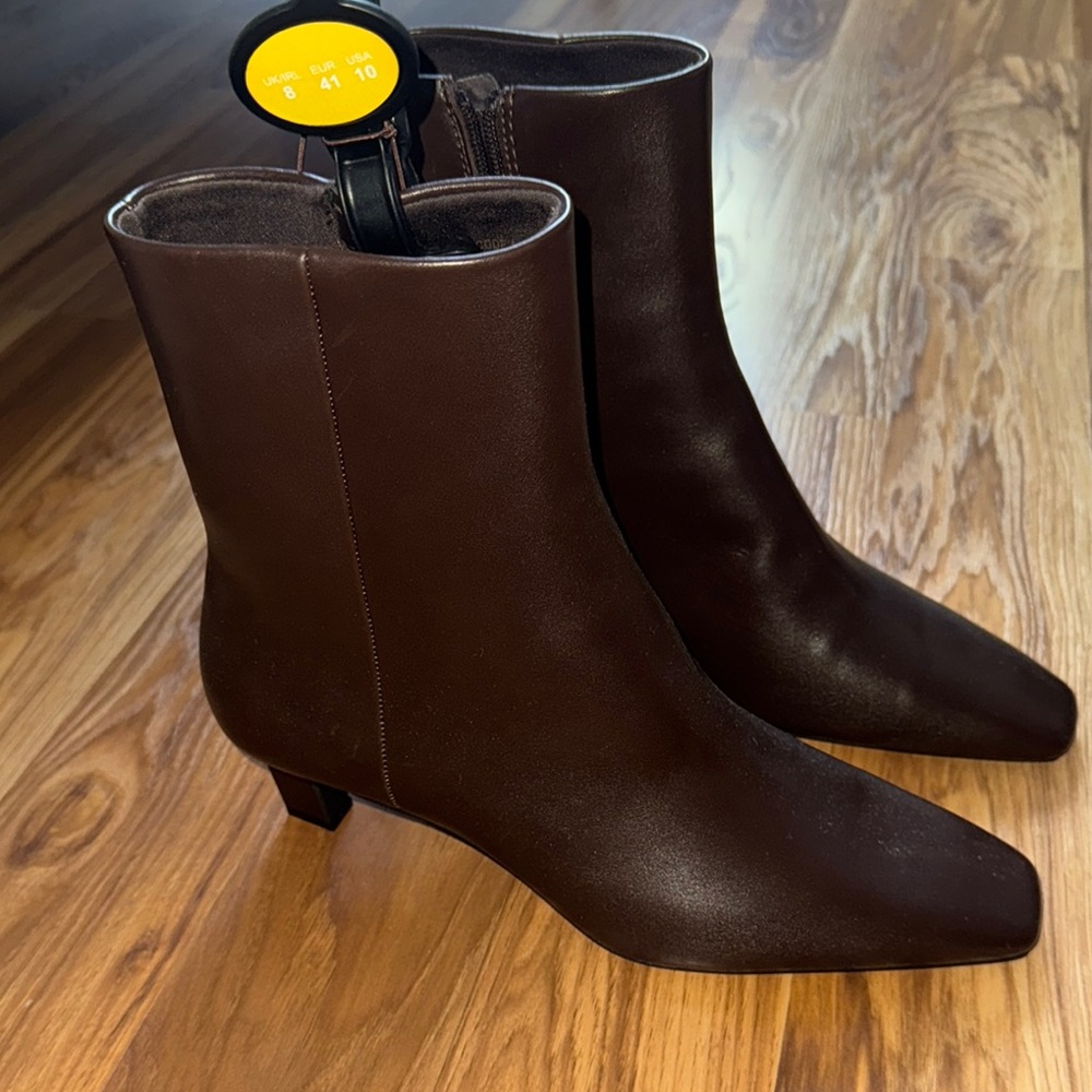 Elegant Brown Ankle Boots
